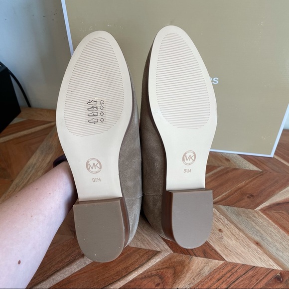 NEW Michael Kors Graham Ankle Suede Boots - Picture 6 of 7